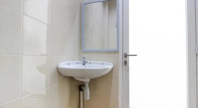 Номер Standard RedDoorz near Jogja City Mall 3