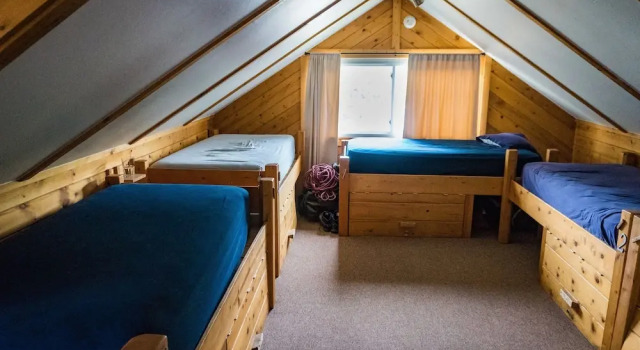 Estes Park Adventure Hostel, Забронировать Хостел Эстес-Парк Rocky Mountain National Park, рядом с Сквер Barlow Plaza