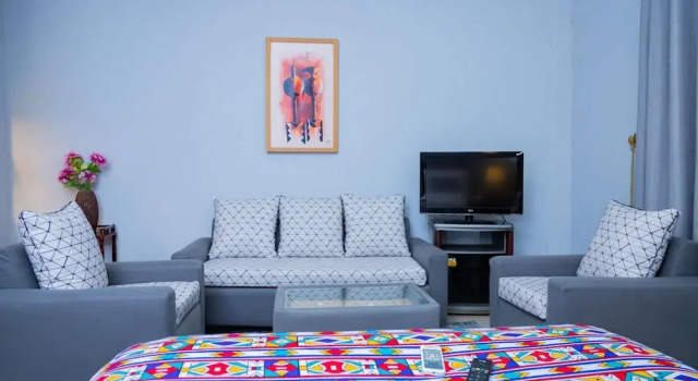 Hotel Hibiscus Blvd Triomphal, Book Hotel 3-stjernede hoteller i Libreville, 3*