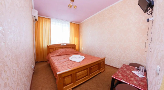 7 and I in Omsk, Reservar Mini-hotel Motéis em Ural, Motel