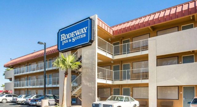 Кровать в общем номере Rodeway Inn & Suites Needles