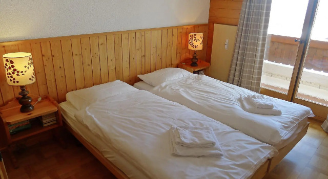 Grand-Hotel B35 - One Bedroom, Забронировать Отель Отели Оллон с бассейном, Бассейн