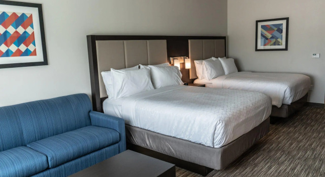 Четырёхместный люкс Holiday Inn Express and Suites Birmingham - Homewood