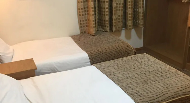 Standard triplă cameră Crescent Hotel
