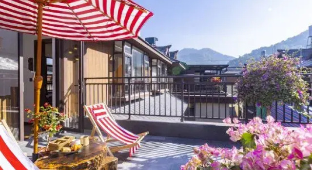 Mangshi Jinmang Rainforest Dai Courtyard (Dai Ethnic Ancient Town), Rezerwuj Hotel Dehong Yunnan