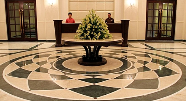 Hotel Blue Saphire Countryside Haldwani, Rezerwuj Hotel Hotele w Uttarakhand z basenem, Basen