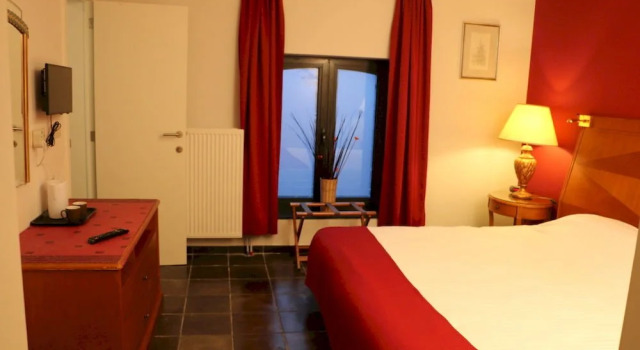 Le Central Hotel