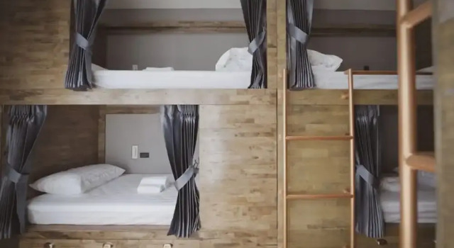Poshtel 56