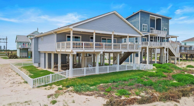 The Beach House by Ryson Vacation Rentals