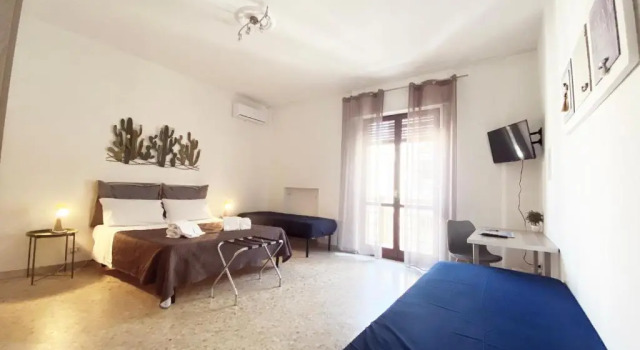 Четырёхместный номер Deluxe BARI ROOMS Central Station
