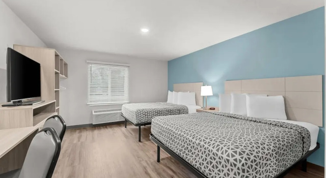 Четырёхместный люкс Woodspring Suites Wilmington Riverfront