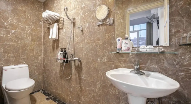 Двухместный номер Deluxe A25 Hotel - 185-187 Lò Đúc