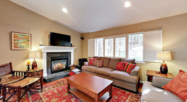 Totally Remodeled Cabin in South Lake Tahoe by RedAwning, Забронировать Отель Меверс South Lake Tahoe Area