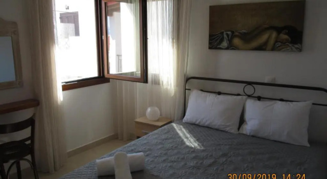 Patriko - house 1, traditional Stone house, Book Apartment Ayios Nikolaos Sithonia 
