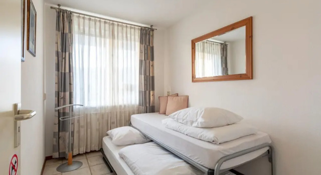 Апартаменты Classic Holiday Apartment Opposite the Beach
