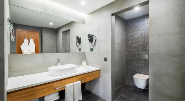 Двухместный люкс c 1 комнатой Holiday Inn Yerevan - Republic Square by IHG
