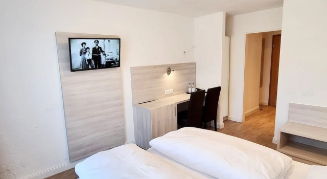 Двухместный номер Standard с балконом Adler Hotel Frankfurt