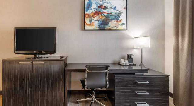 Четырёхместный номер Standard Best Western Plus North Las Vegas Inn & Suites