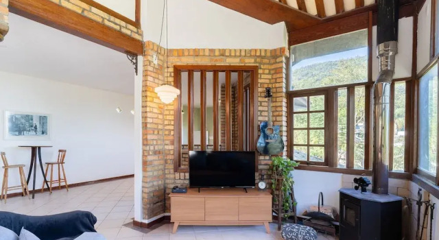 House With BBQ 550m From the Beach Gss0488
