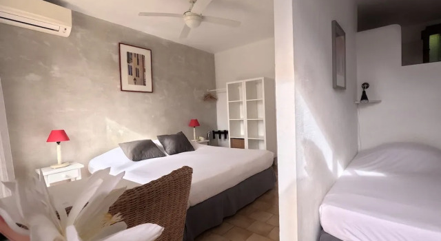 Трёхместный номер Standard Azur Hotel