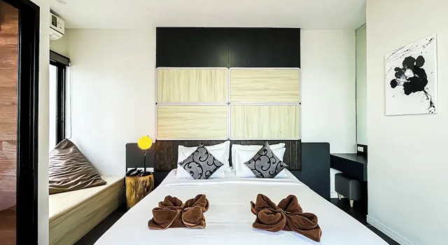 Номер Deluxe с балконом и с видом на бассейн Leamsai Beach Resort