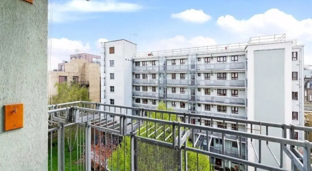 Апартаменты 4 Bed Flat - Sleeps 12 - Pets - Wifi