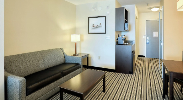 Holiday Inn Express Hotel & Suites Batavia -, Buchen Sie Hotel Batavia New York State