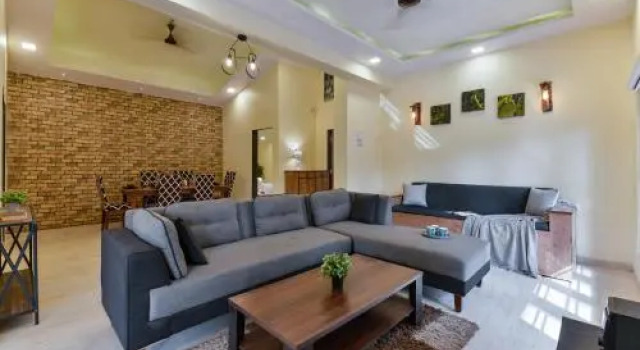 EKO STAY- Deltin Villa, Varaa Villa Hotellit New Delhi uima-altaalla, Uima-allas
