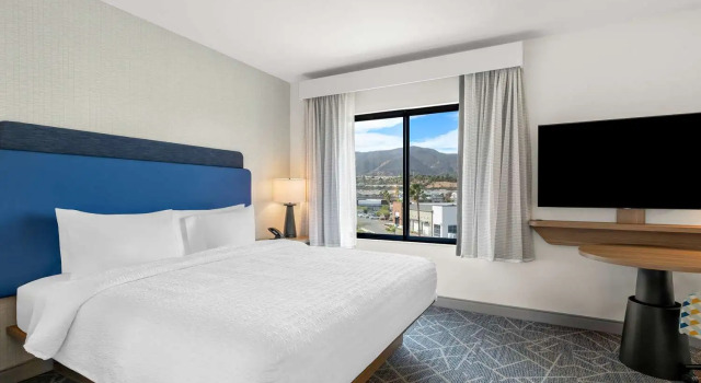 Студия Hampton Inn & Suites Corona, Ca