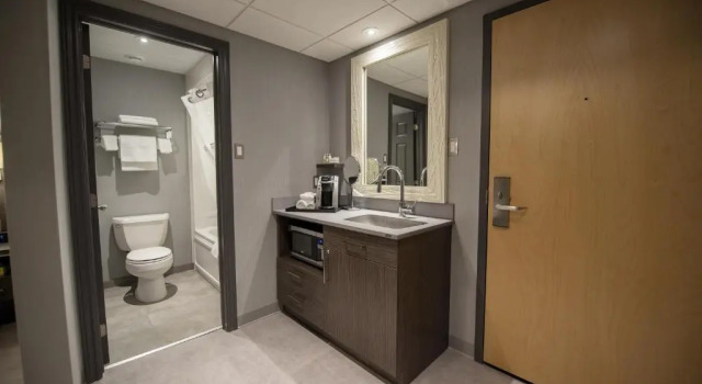 Номер Superior Hotel & Suites Le Dauphin Drummondville