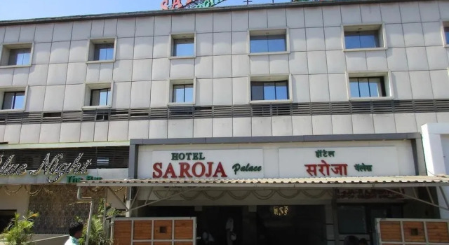Hotel Saroja Palace