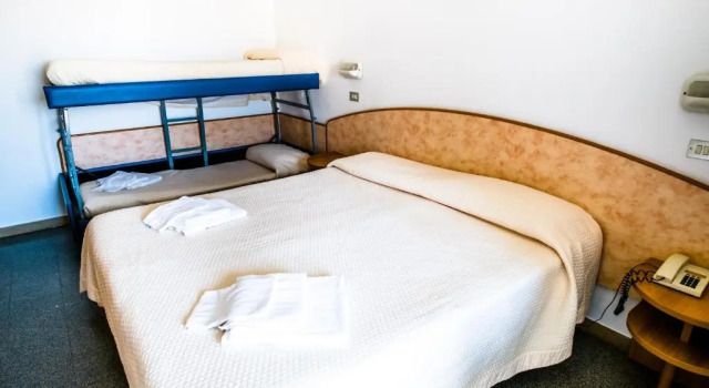 Трёхместный номер Standard Hotel Saint Louis