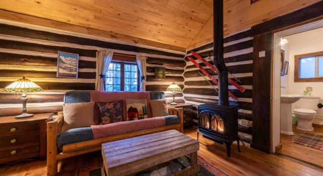 Студия Deluxe Pioneer Guest Cabins