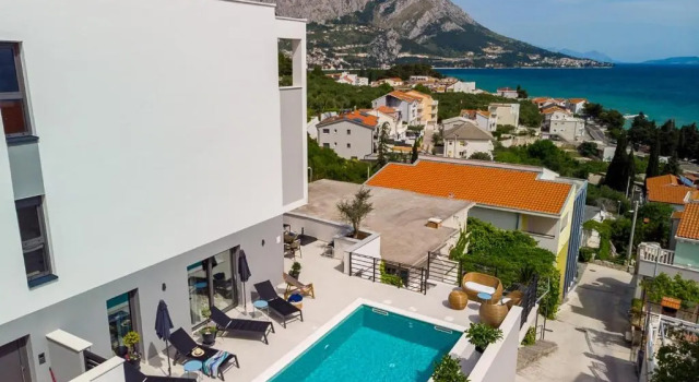 Вилла Seaview villa Mila with 4 en-suite bedrooms, private pool, Finnish sauna, Treadmill, sandy beach 250m
