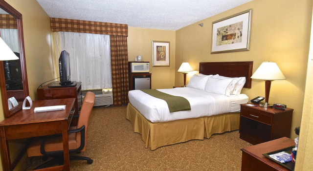Двухместный номер Standard Holiday Inn Express Hotel & Suites Fenton/I-44 by IHG