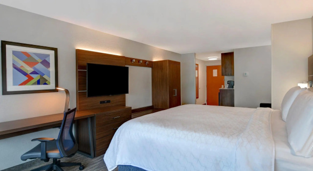 Двухместный люкс Holiday Inn Express Hotel & Suites Anderson I-85 - HWY 76, Exit 19B by IHG
