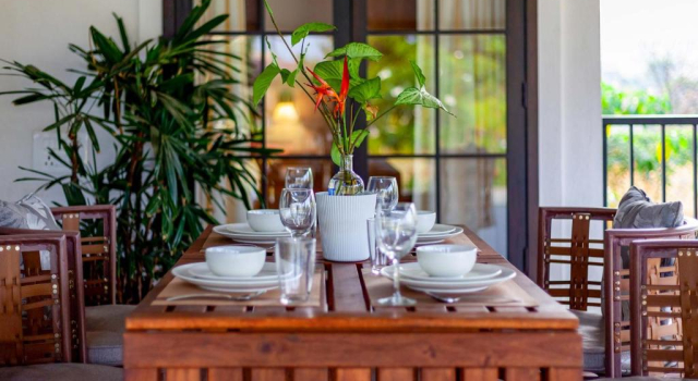 Soul Serenity by StayVista - Your nature getaway with a Swimming pool, Prenota Villa Nashik 