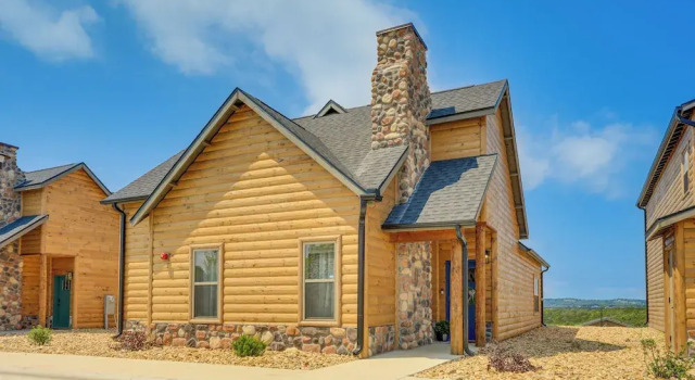 Branson Log Cabin Near Silver Dollar City & Lake!, Забронировать Дом для отпуска Отели Table Rock Lake с парковкой, Парковка