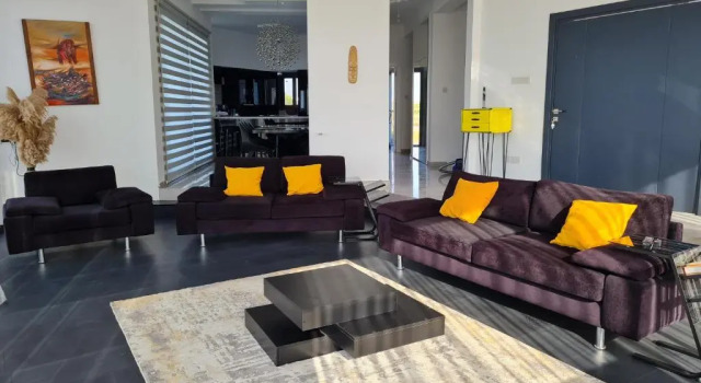 Superior Villa Between the Mountain and the Sea 4+1, Reserva ahora Villa Villas en Norte de Chipre, Villa