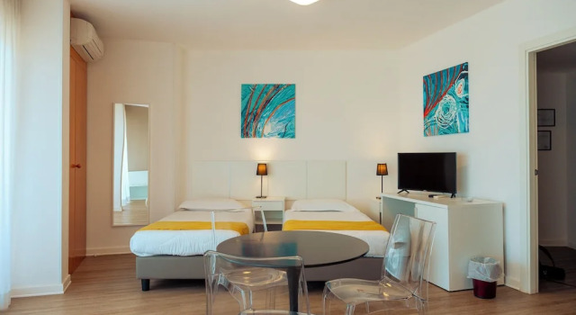Четырёхместный номер Standard с балконом и с красивым видом из окна Hotel Bel 3