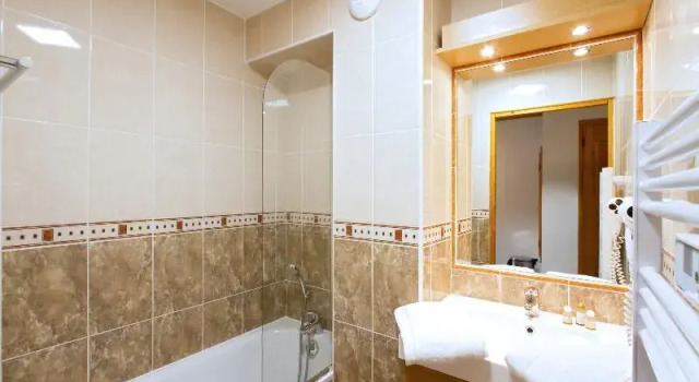 Апартаменты с балконом Résidence Odalys Le Hameau et les Chalets de la Vallée dOr
