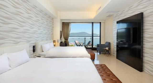 Четырёхместный номер Standard с видом на озеро Hu Yue Lakeview Hotel