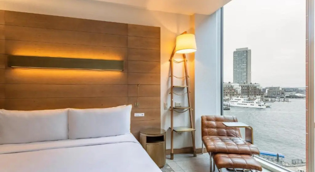Номер Standard с частичным видом The Envoy Hotel, Autograph Collection