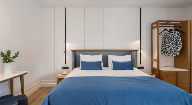 Двухместный номер Deluxe с балконом Avra City Boutique Hotel