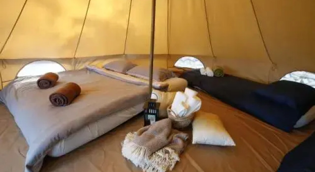 Camp 'Dvor' bell tent accommodation, Book Hotel Hoteller i Hreljici med parkering, Parkering