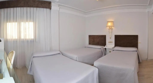 Трёхместный номер B&B HOTEL Salamanca Centro Artheus