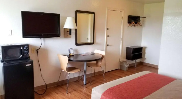 Четырёхместный номер Standard Motel 6-Normal, IL - Bloomington Area