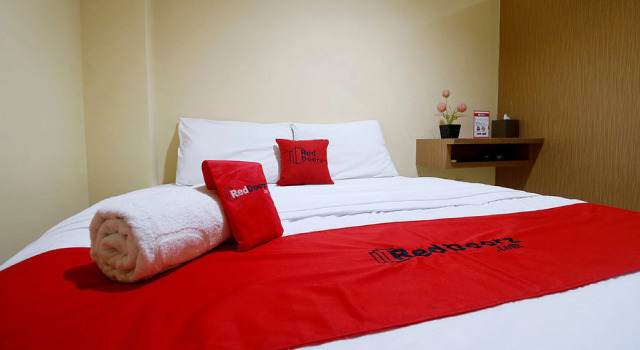 RedDoorz near ITC Cempaka Mas, Book Hotel Billige hoteller i Kemayoran
