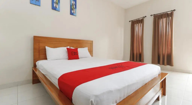 RedDoorz Plus near Cibubur Junction, Rezervovat Hotel Cibubur West Java