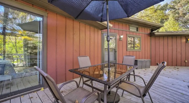 Pet-friendly Cabin - 1 Mi From Fontana Lake!